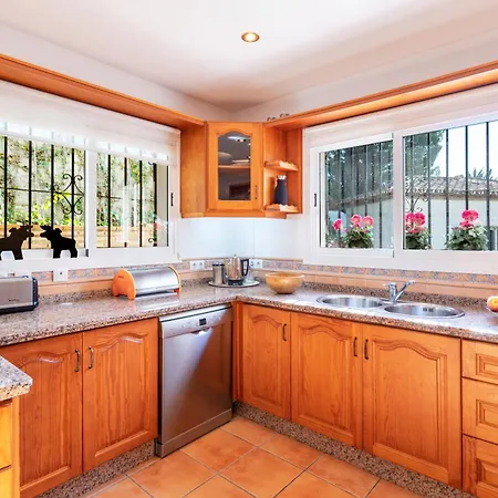 Stunning With Private Pool Near Fuengirola And Pueblo By Costarentals - Ref 41 Villa *